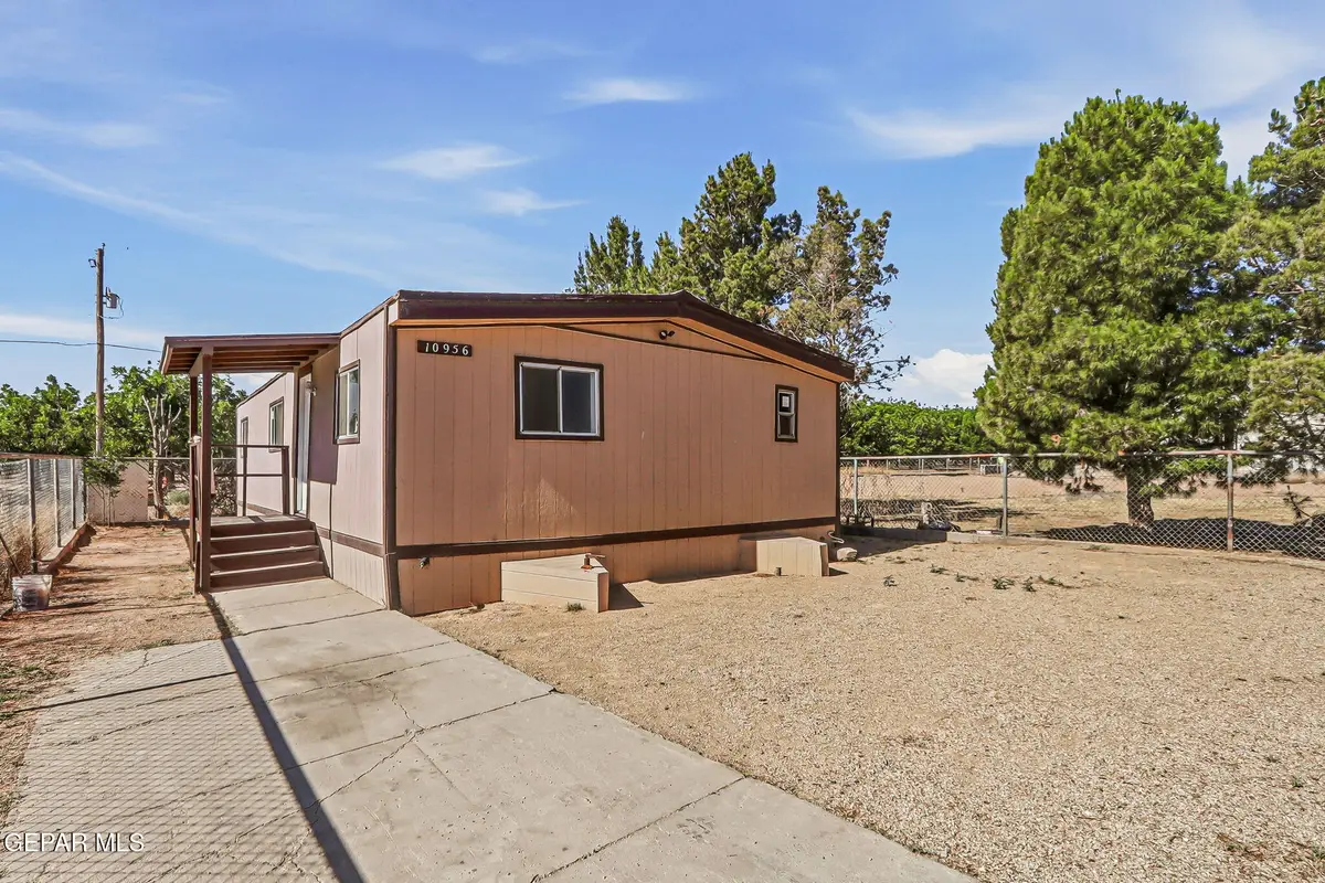 10956 Los Magos Circle, Socorro, TX 79927 - #1