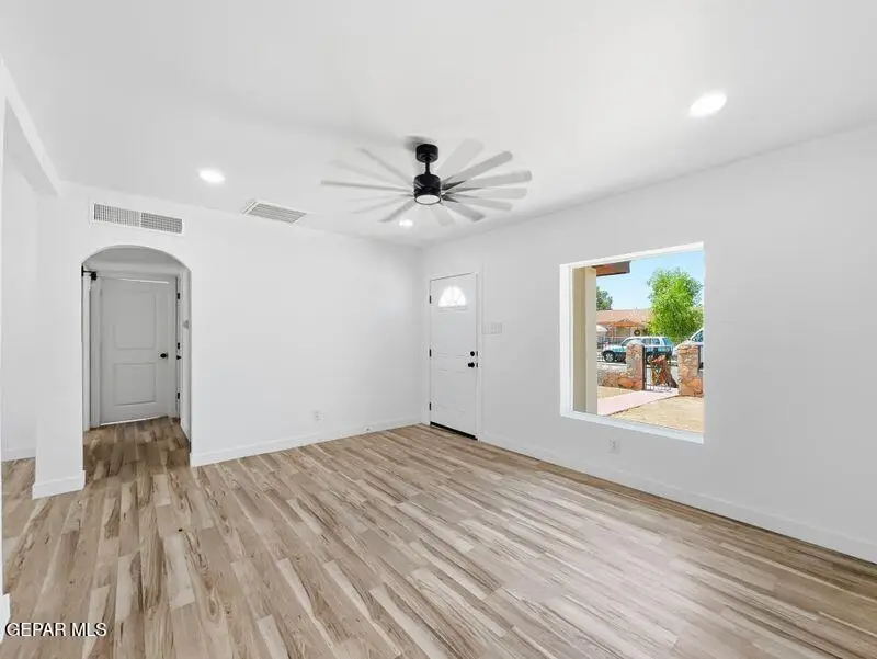 7715 Hacienda Avenue, El Paso, TX 79915 - #3