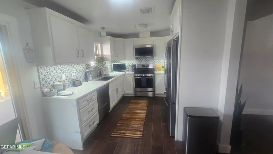 420 Bissonet Avenue, El Paso, TX 79912 - #3