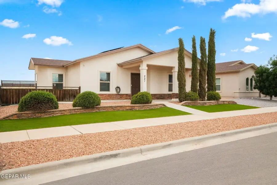 221 Lago Maggiore Street, Horizon City, TX 79928 - #3