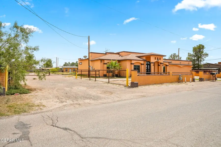 248 S Moon Road, Socorro, TX 79927 - #2