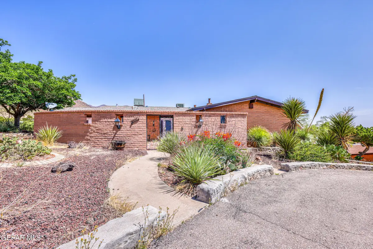 2825 Titanic Avenue, El Paso, TX 79904 - #1