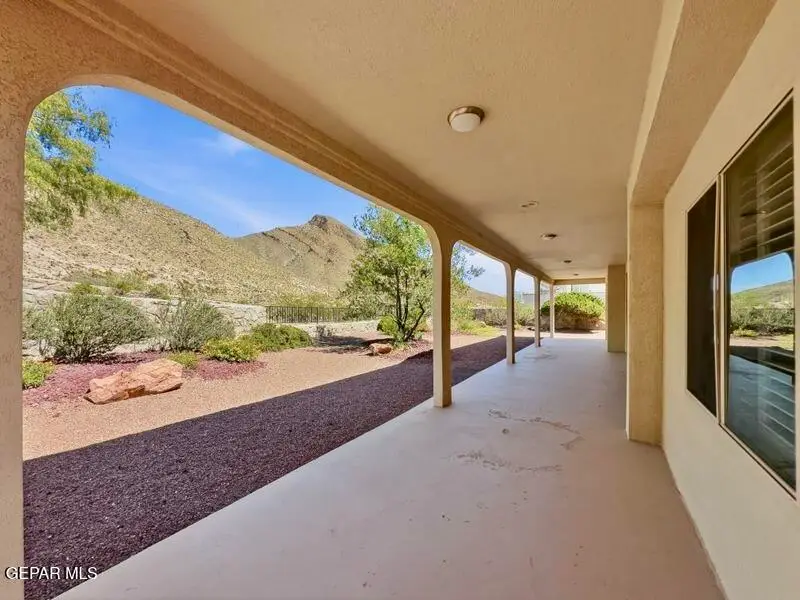 1092 Thunderbird Drive, El Paso, TX 79912 - #3