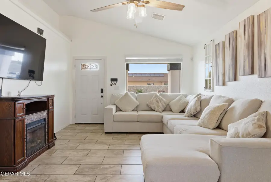 425 Lt Luis Peralta, El Paso, TX 79927 - #3