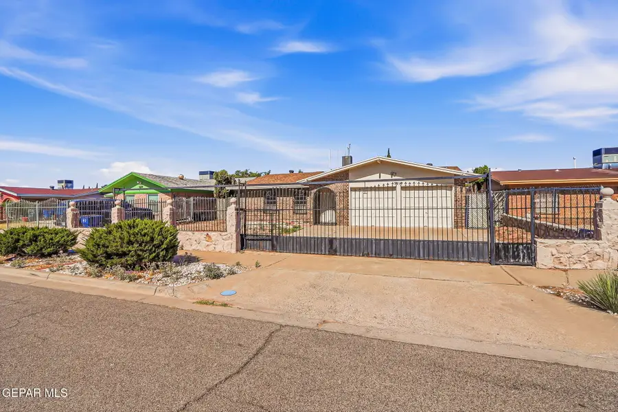3213 Slocum Street, El Paso, TX 79936 - #2