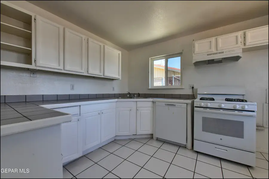 9402 Montgomery Drive, El Paso, TX 79924 - #2