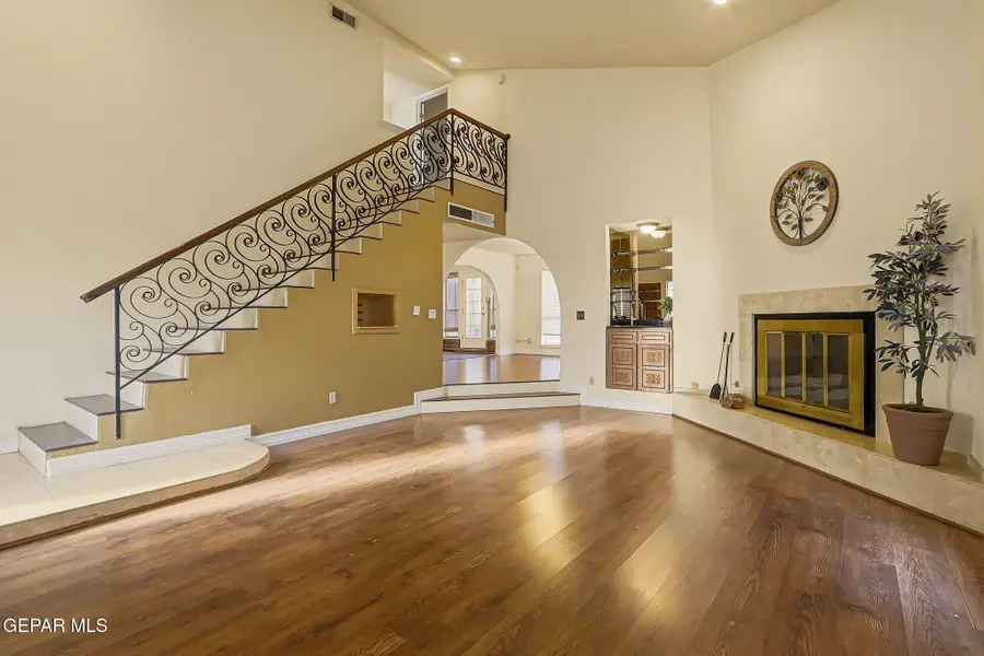 504 Twin Oaks Place, El Paso, TX 79912 - #3