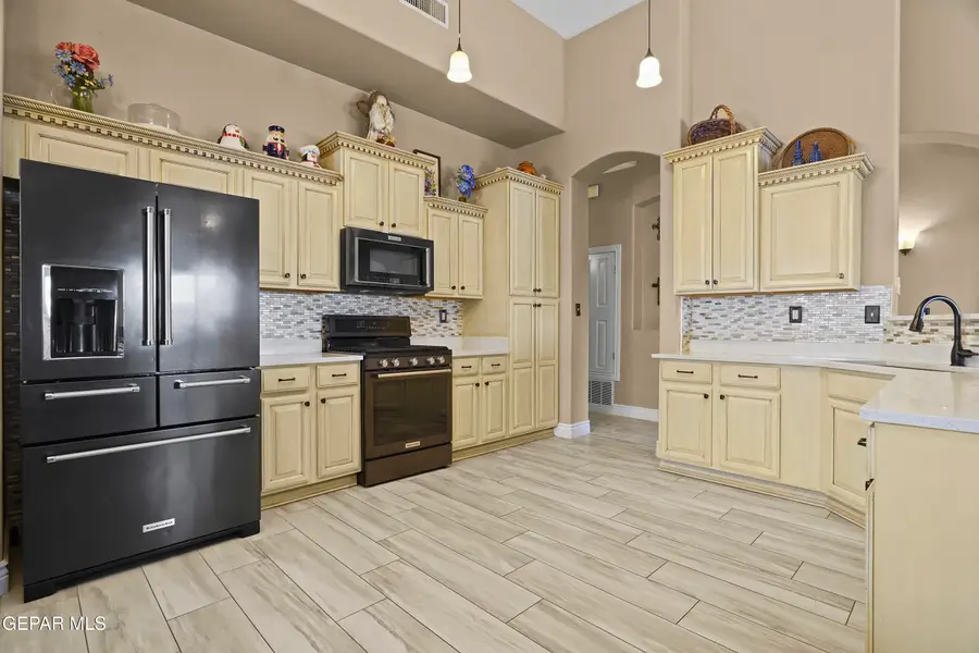 5552 Gustavo Madrid Lane, El Paso, TX 79934 - #2