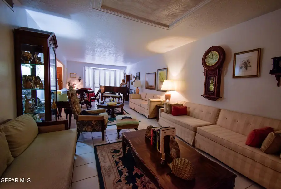 121 Fountain Road, El Paso, TX 79912 - #3