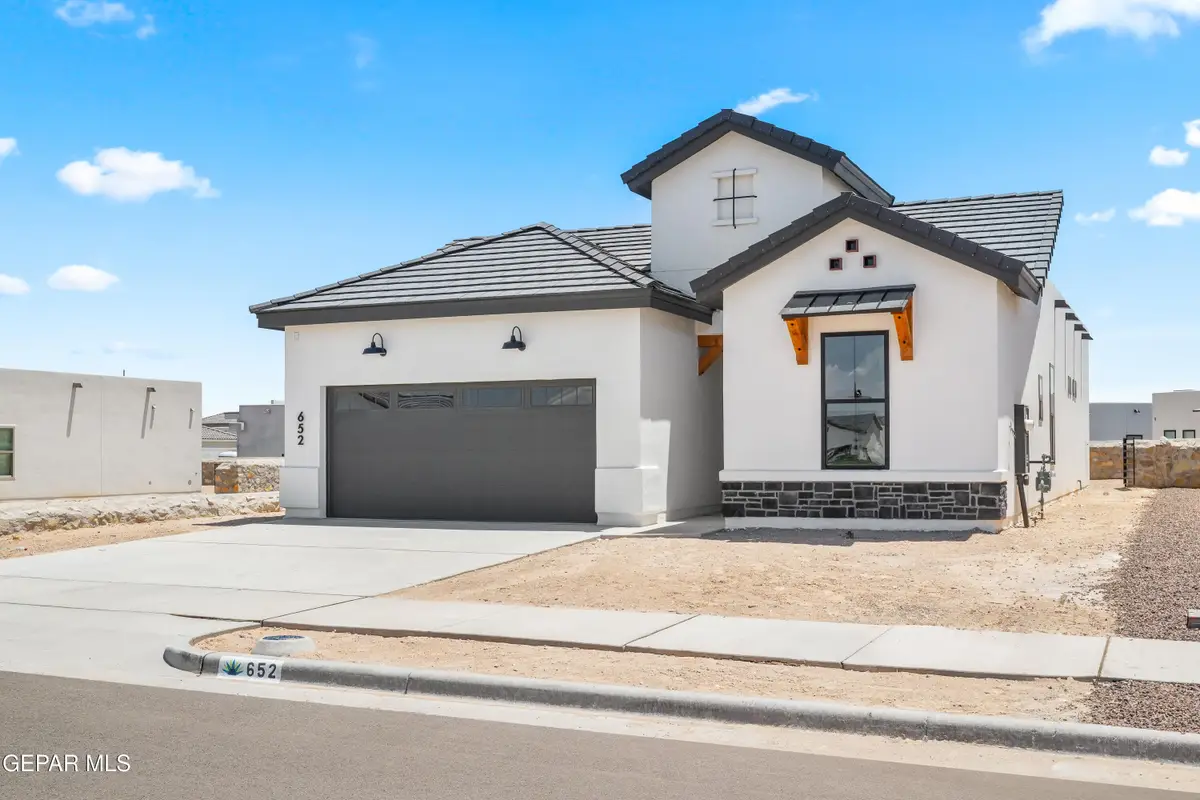 652 Paseo De La Reina Street, Horizon City, TX 79928 - #1