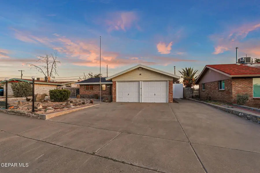 7221 Alto Rey Avenue, El Paso, TX 79912 - #3