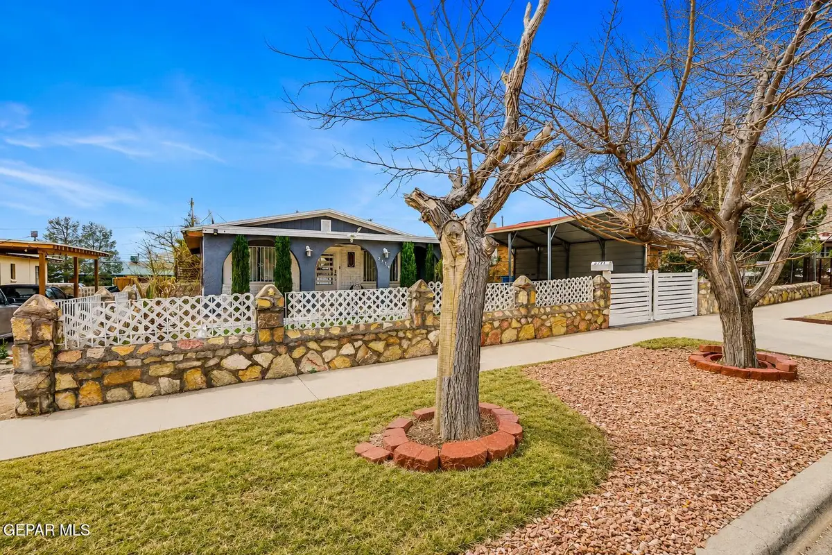 2704 Mckinley Avenue, El Paso, TX 79930 - #1