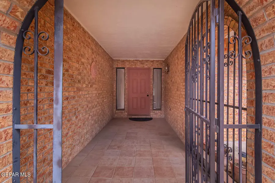 801 Bella Cumbre Drive, El Paso, TX 79912 - #3