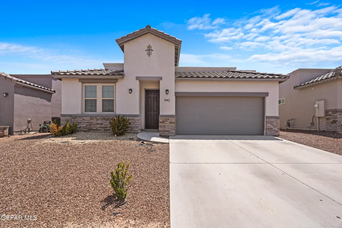 942 Follifoot Place, El Paso, TX 79928 - #1