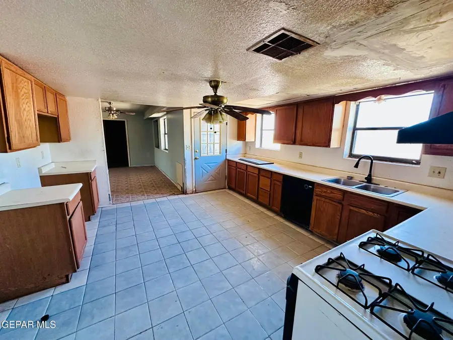 8206 Loma Vista Place, El Paso, TX 79907 - #3