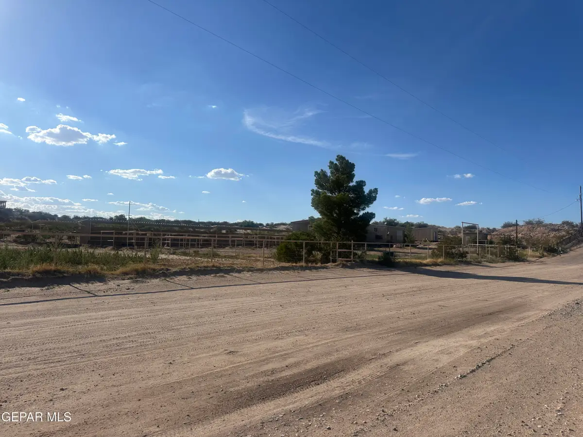 6 N Tierra Vista, La Union, NM 88021 - #1