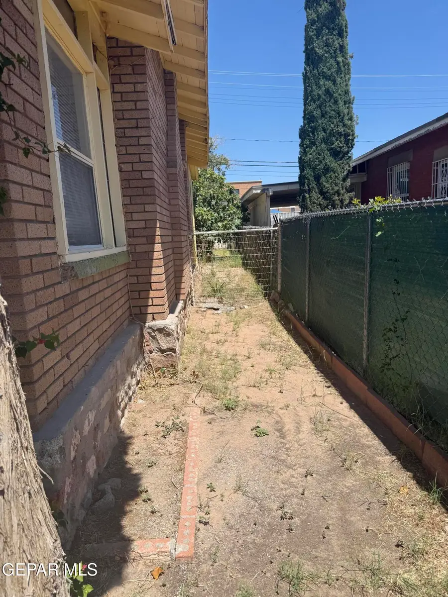 3515 Altura Avenue, El Paso, TX 79930 - #2