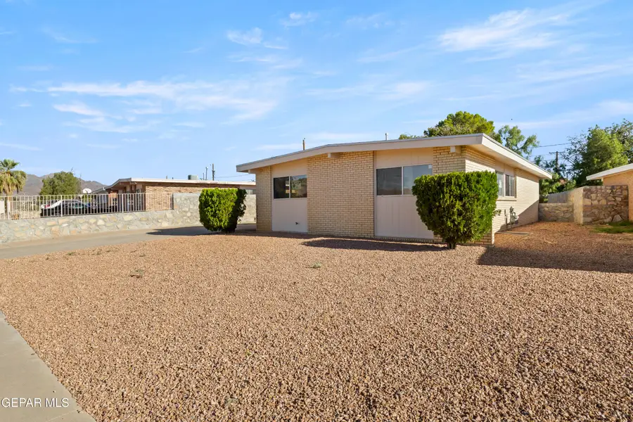 5537 Vancouver Street, El Paso, TX 79924 - #3