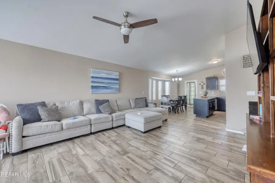 397 Fray Olguin Court, Socorro, TX 79927 - #3