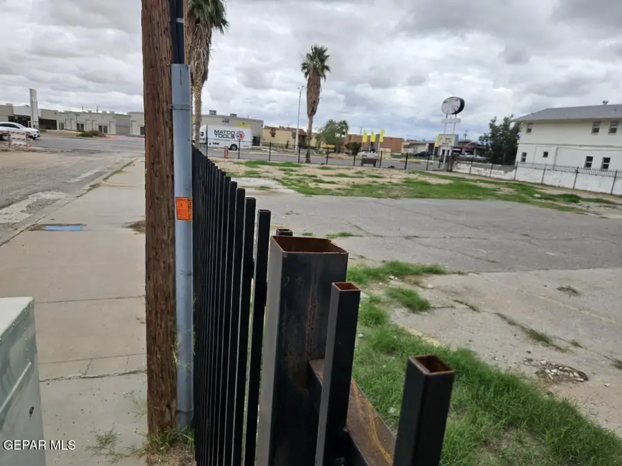 8635 Dyer Street, El Paso, TX 79904 - #3