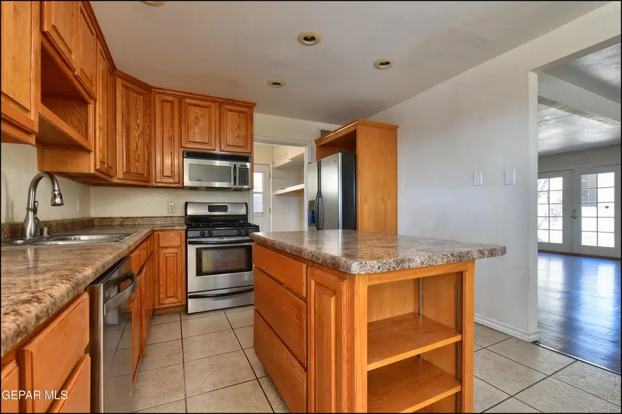 4006 Santa Anita Drive, El Paso, TX 79902 - #3