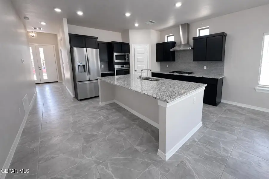 660 Paseo De La Reina Street, Horizon City, TX 79928 - #3