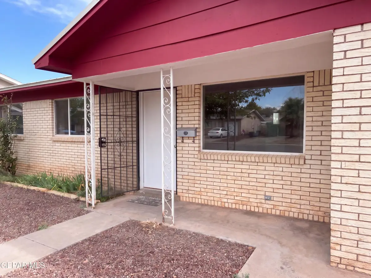 2507 Yale Avenue, Alamogordo, NM 88310 - #1