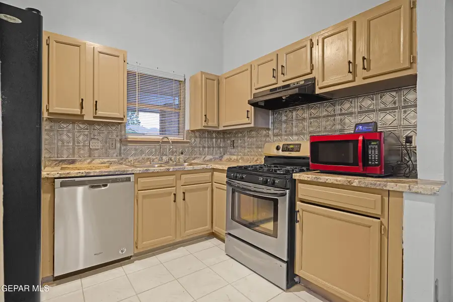 636 Abington Drive, El Paso, TX 79912 - #3