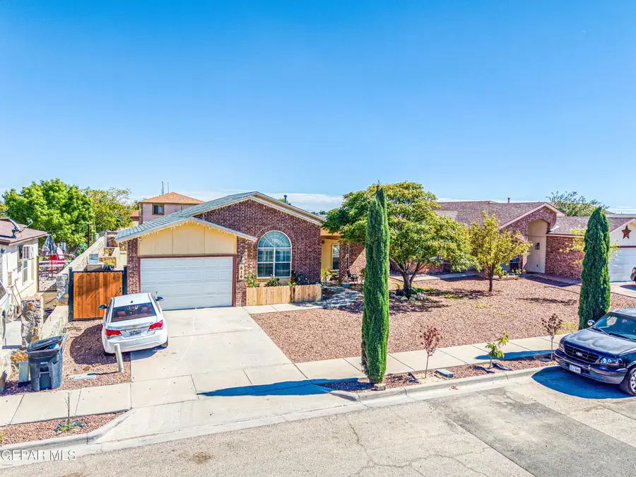 616 Desierto Bonito Street, Horizon City, TX 79928 - #3