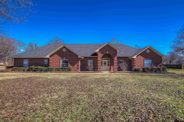 302 Briarwood Lane, Sulphur Springs,  75482