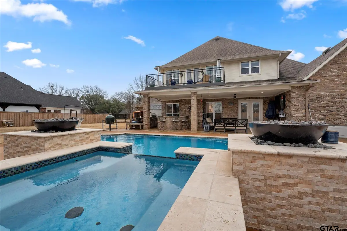 200 Country Club Dr, Mount Pleasant, TX 75455 - Image #1