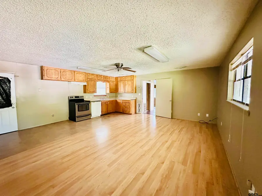 316 Kaufman, Mount Vernon, TX 75457 - Image #3