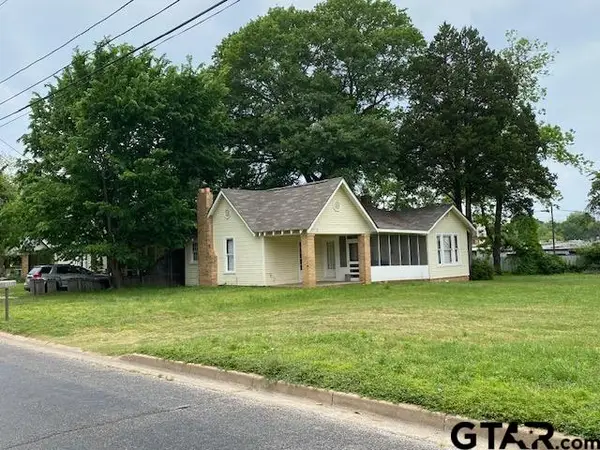 302 W College Street, Athens, TX 75751