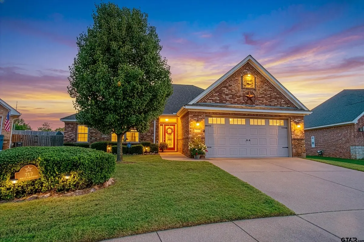 717 White Bear Trl, Lindale, TX 75771 - #1