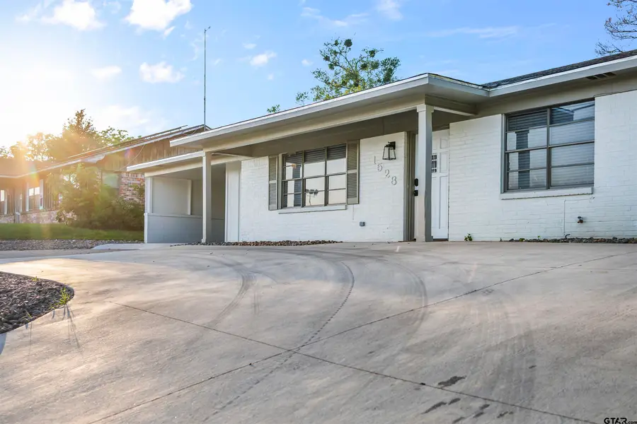 1528 E Devine St, Tyler, TX 75701 - Image #2