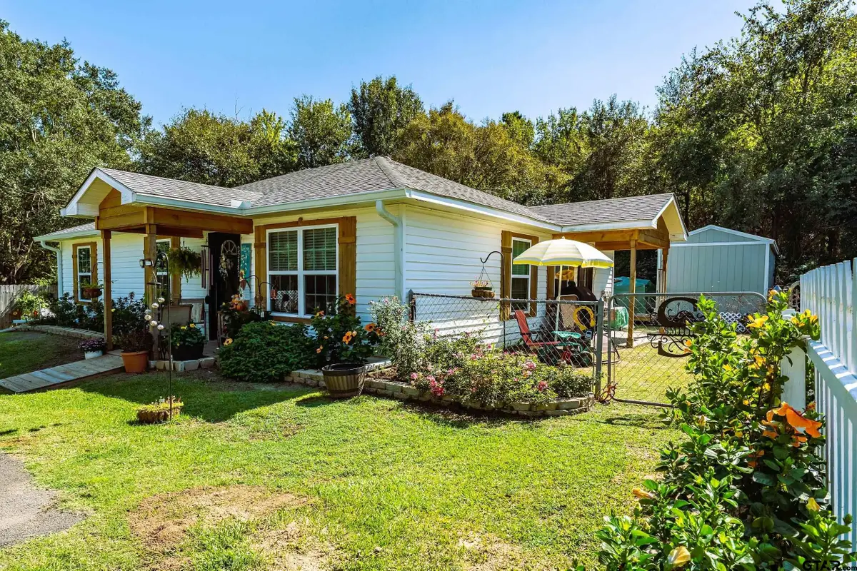 22982 Edgewater Dr, Frankston, TX 75763 - Image #1