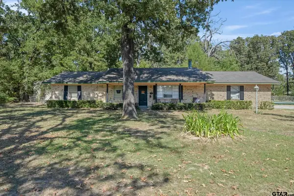 215 N Oaks Drive, Grand Saline, TX 75140