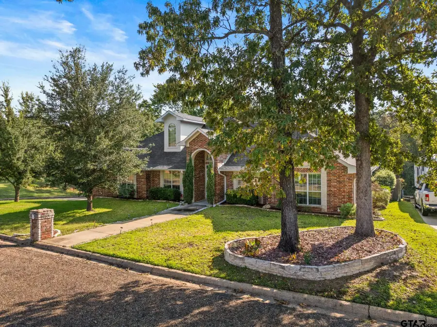 2301 S Williams Avenue, Mount Pleasant, TX 75455 - Image #3