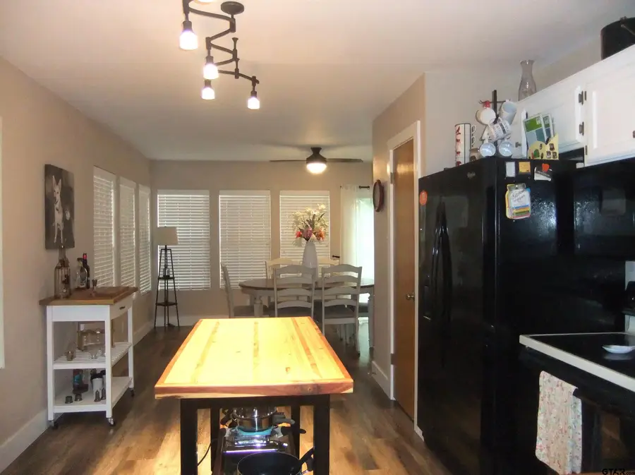 117 Cottonwood Cove, Holly Lake Ranch, TX 75765 - Image #2