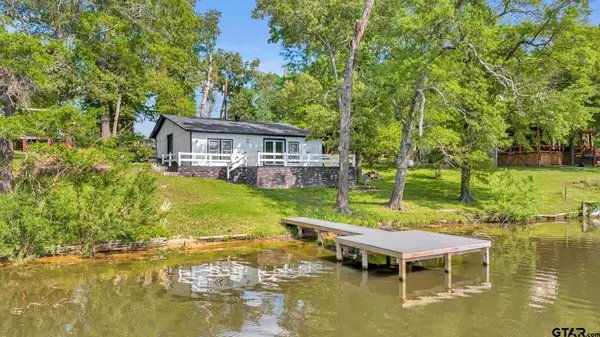 585 Naples Dr, Omaha, TX 75571