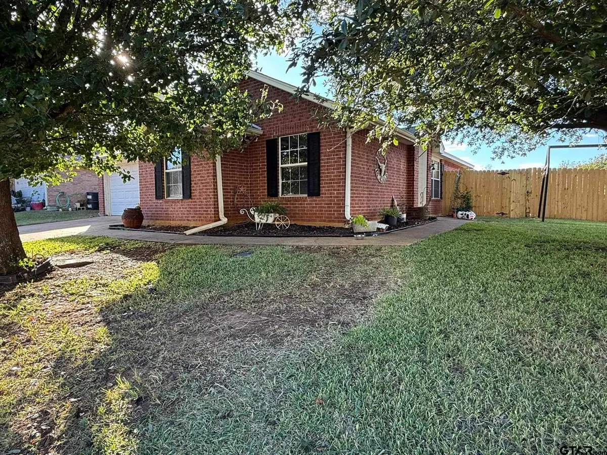 137 Valley View Ln., Jacksonville, TX 75766 - Image #1