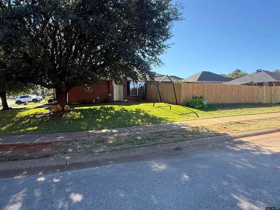 137 Valley View Ln., Jacksonville, TX 75766 - Image #2