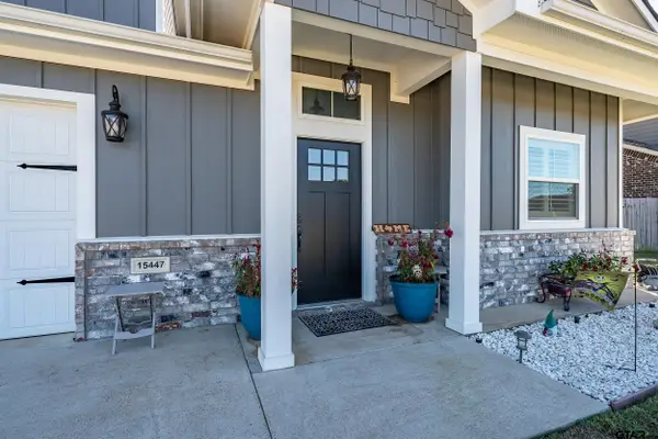 15447 Anna Ln, Lindale, TX 75771