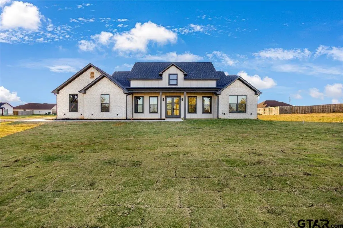 11918 Tara Ln, Lindale, TX 75771 - Image #1