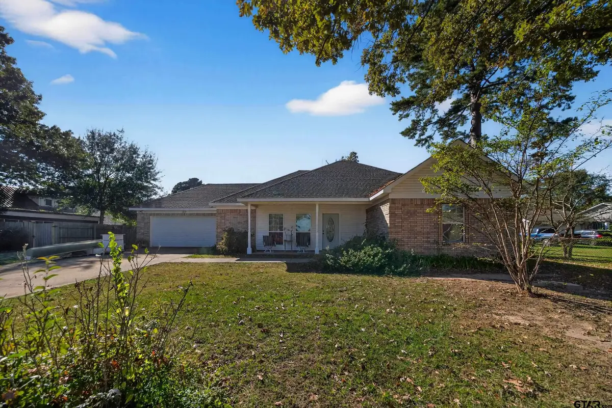 517 Wildewood Dr., Chandler, TX 75758 - #1