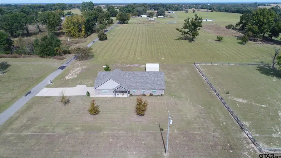 308 N Douglas, Bogata, TX 75417 - Image #3