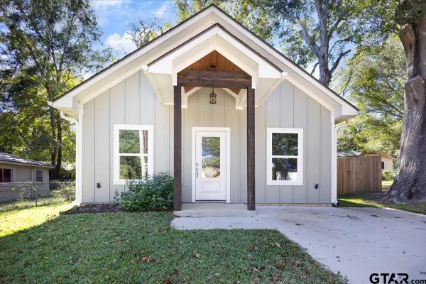 304 East Cottonwood, Overton, TX 75684