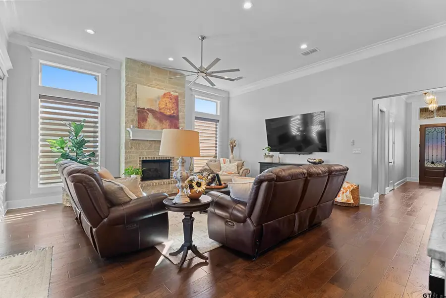 2849 Barton Creek Cir, Tyler, TX 75703 - Image #3