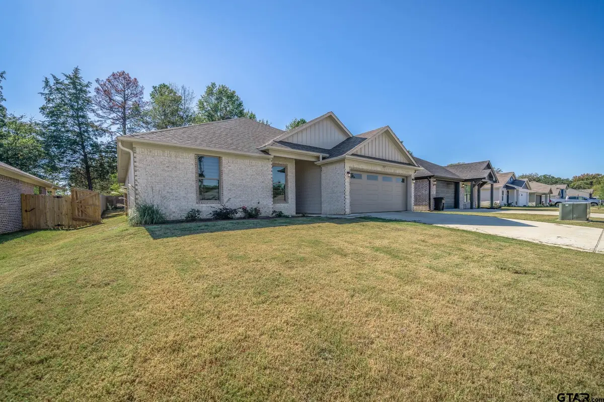 267 Oak Valley Drive, Gilmer, TX 75645 - Image #1