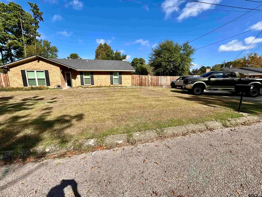 113 E Larkspur, White Oak, TX 75693 - Image #2